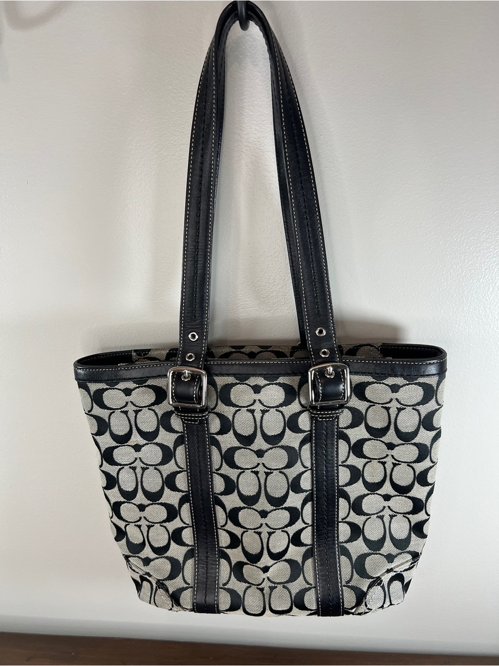 Vintage Coach Hamptons Signature tote bag in black and gray - Picture 3 of 6